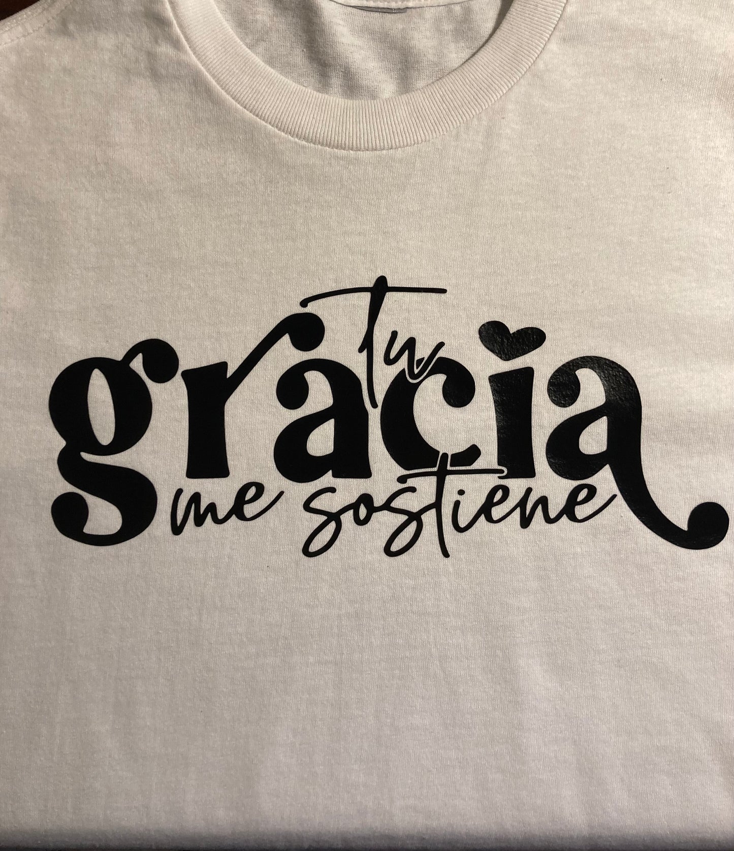 Tú Gracia me sostiene T-shirt