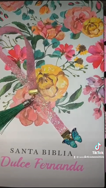 Santa biblia flores naranjadas